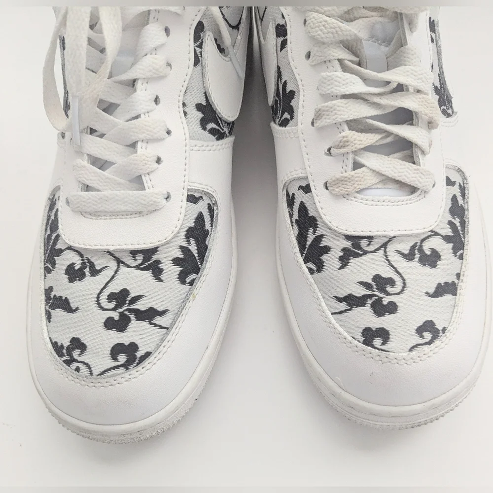 Nike Airs Black & White Embroidered Design - Women's Mixed Size 9.5 & 10 - Picture 7 of 15